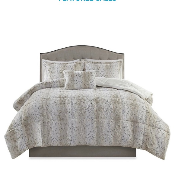 Dkny Bedding Dkny King 5 Pc Faux Snow Leopard Bedding Poshmark